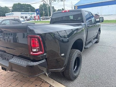New 2026 RAM 3500 Big Horn AWD/4WD image 16