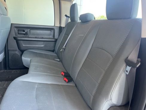 Used 2018 RAM 2500 Tradesman w/ Chrome Appearance Group image 17