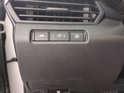 Used 2025 Nissan Altima 2.5 SV image 23