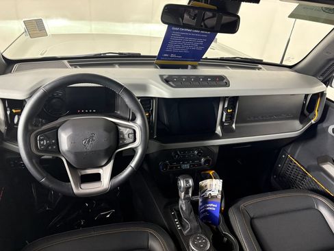 Certified 2023 Ford Bronco Badlands w/ Sasquatch Package AWD/4WD image 25