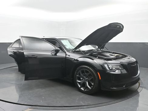 Used 2022 Chrysler 300 Touring w/ Sport Appearance Package RWD image 54