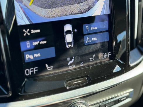 Used 2022 Volvo S60 B5 Momentum image 27