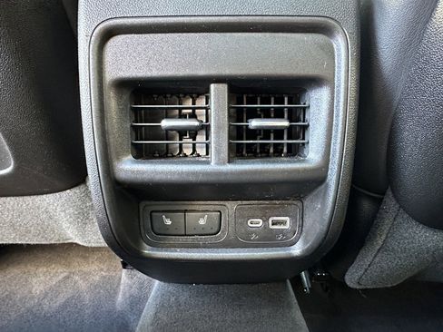 Certified 2023 Cadillac XT4 Luxury w/ Cold Weather Package image 8