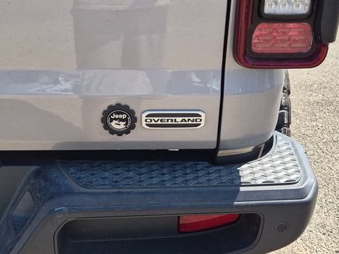 Used 2021 Jeep Gladiator Overland AWD/4WD image 11