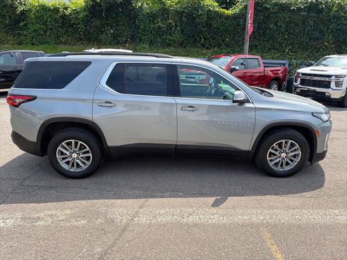 Used 2023 Chevrolet Traverse LT AWD/4WD image 5