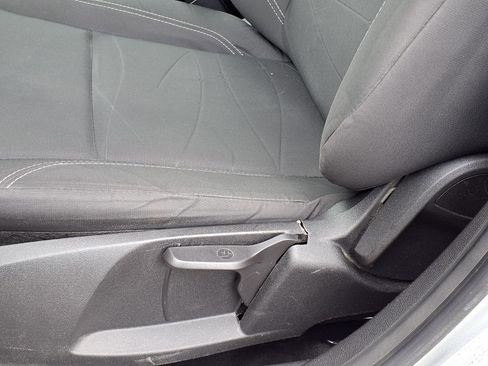 Used 2015 Ford Fiesta SE image 4