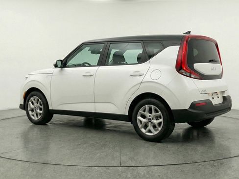 Used 2025 Kia Soul LX w/ LX Technology Package FWD image 6