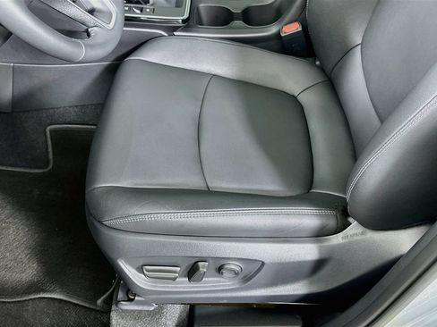 Used 2026 Toyota Corolla Cross XLE w/ Convenience Package FWD image 20