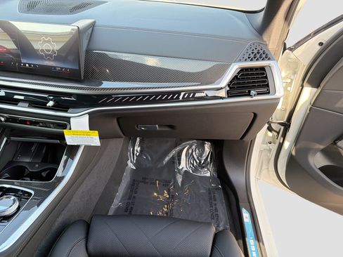 New 2026 BMW X5 M60i image 17