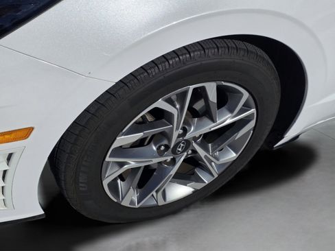 Used 2020 Hyundai Sonata SEL w/ Premium Package image 10