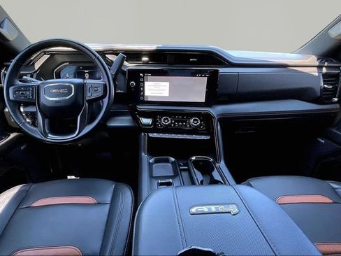 Used 2024 GMC Sierra 2500 AT4 w/ AT4 Premium Plus Package AWD/4WD image 7