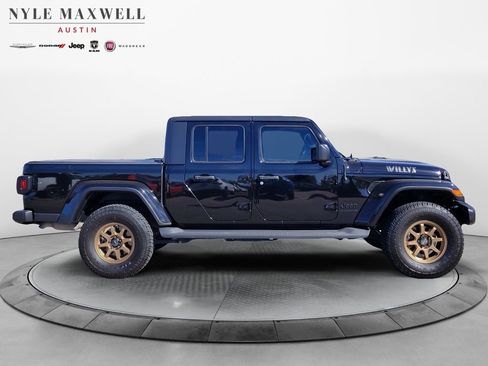 Used 2021 Jeep Gladiator Willys image 16