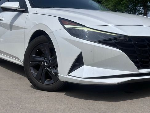 Used 2022 Hyundai Elantra SEL FWD image 4