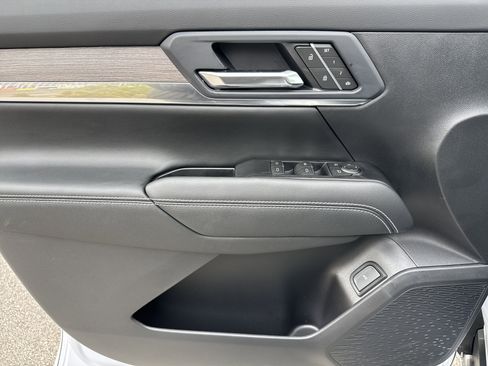 New 2026 GMC Terrain Denali w/ LPO, Floor Liner Package image 15