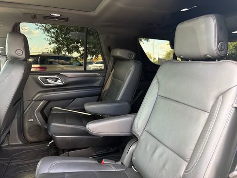 Used 2021 Chevrolet Tahoe Z71 w/ Z71 Signature Package AWD/4WD image 35