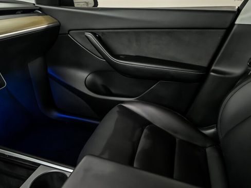 Used 2022 Tesla Model Y Performance image 33