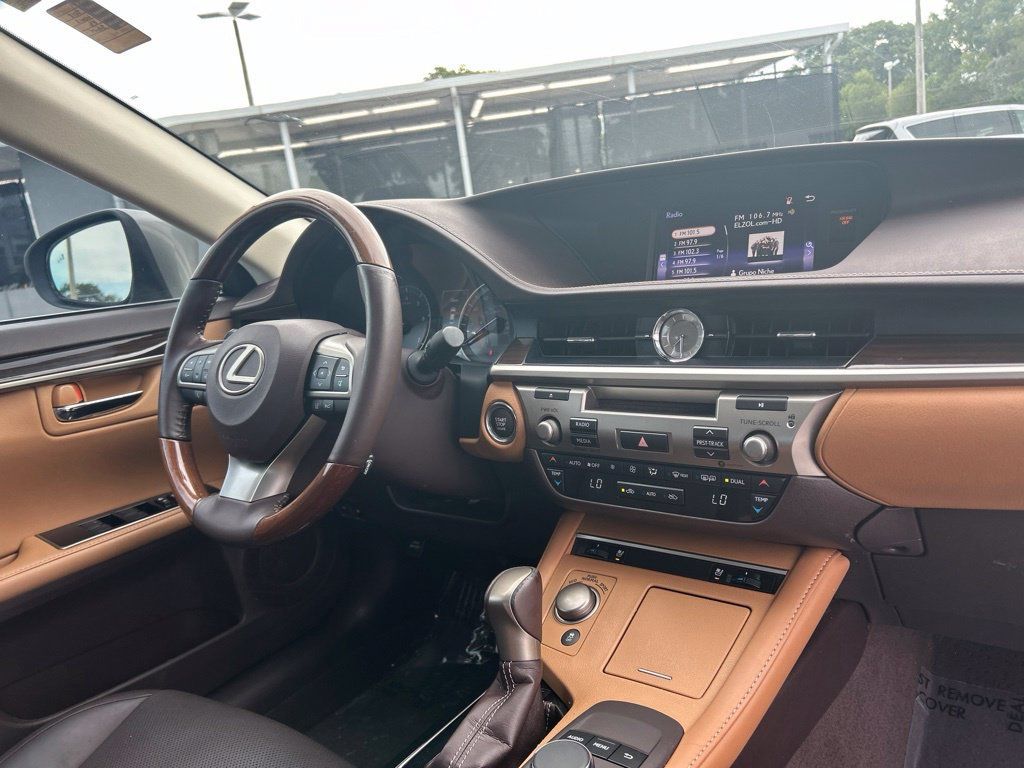 Used 2018 Lexus ES 350 w/ Premier Package FWD image 24