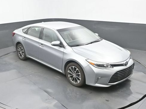 Used 2016 Toyota Avalon XLE FWD image 13