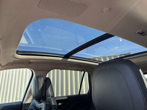 Used 2023 Lincoln Aviator Reserve w/ Equipment Group 201A image 3