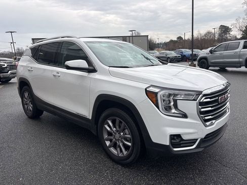 Used 2024 GMC Terrain SLT image 9