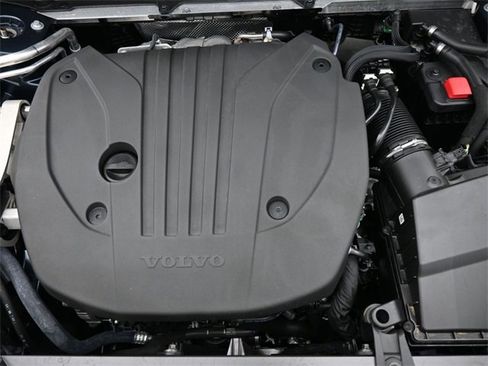 Used 2023 Volvo XC60 B5 Ultimate w/ Climate Package image 37