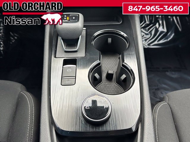 Used 2025 Nissan Rogue S AWD/4WD image 14