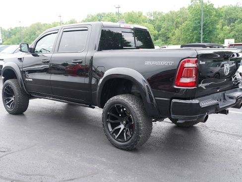 Used 2022 RAM 1500 Laramie AWD/4WD image 9