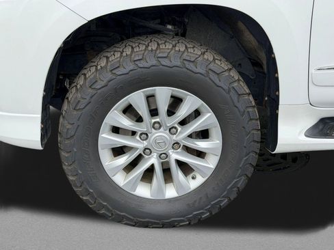 Used 2018 Lexus GX 460 Premium w/ Premium Package AWD/4WD image 12