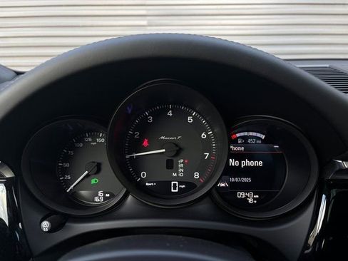 Certified 2026 Porsche Macan Turbo image 15
