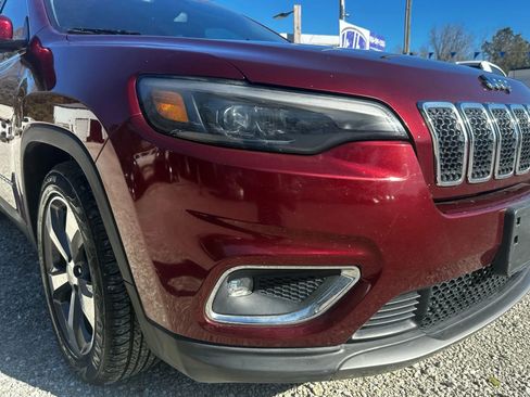 Used 2019 Jeep Cherokee Limited FWD image 10