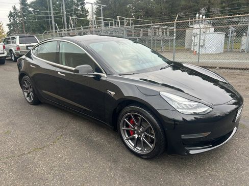 Used 2019 Tesla Model 3 Mid Range RWD image 3
