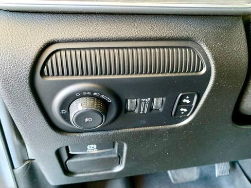 Used 2022 Jeep Wagoneer Series III w/ Convenience Group I RWD image 29