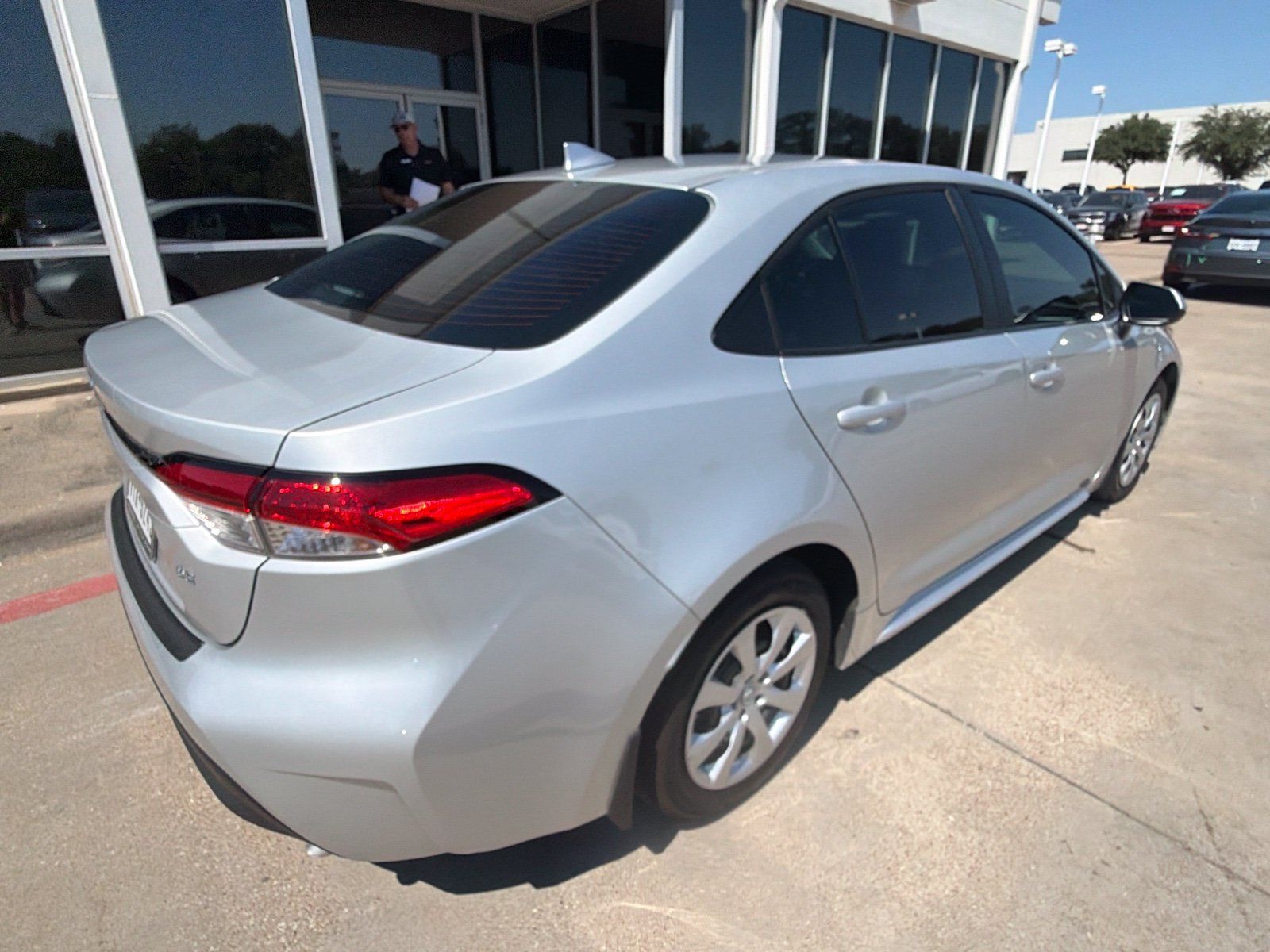 Used 2025 Toyota Corolla LE FWD image 6