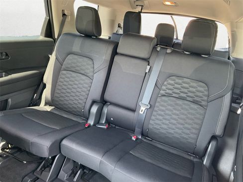 Used 2024 Nissan Pathfinder SV image 11