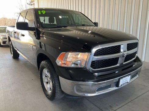 Used 2019 RAM 1500 Classic SLT image 25