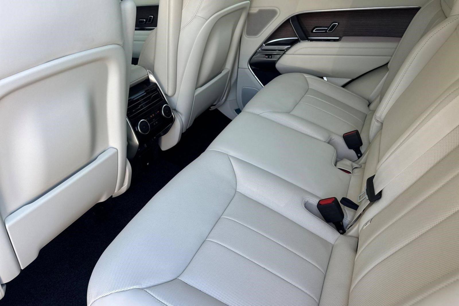 New 2026 Land Rover Range Rover SE AWD/4WD image 23