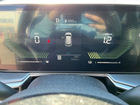 Certified 2025 Kia Sorento EX image 12