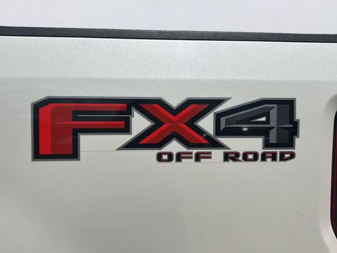 Used 2019 Ford F250 Lariat w/ Lariat Ultimate Package AWD/4WD image 31