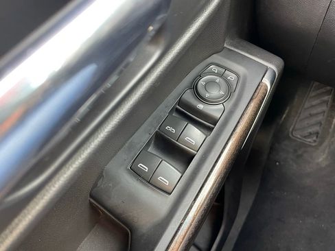 Used 2019 Chevrolet Silverado 1500 RST image 23