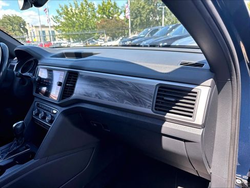Used 2020 Volkswagen Atlas Cross Sport SE AWD/4WD image 25