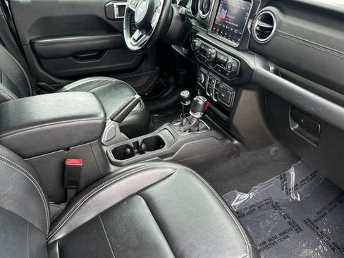 Certified 2022 Jeep Wrangler Unlimited Sahara AWD/4WD image 16