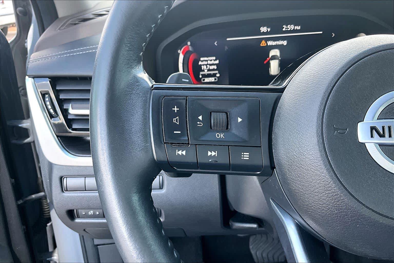 Used 2021 Nissan Rogue Platinum AWD/4WD image 23
