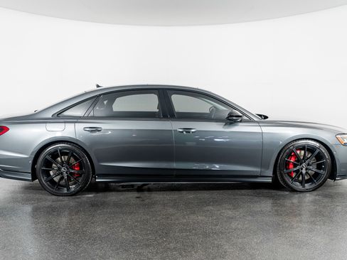 Used 2022 Audi S8 4.0T w/ S8 Executive Package image 5