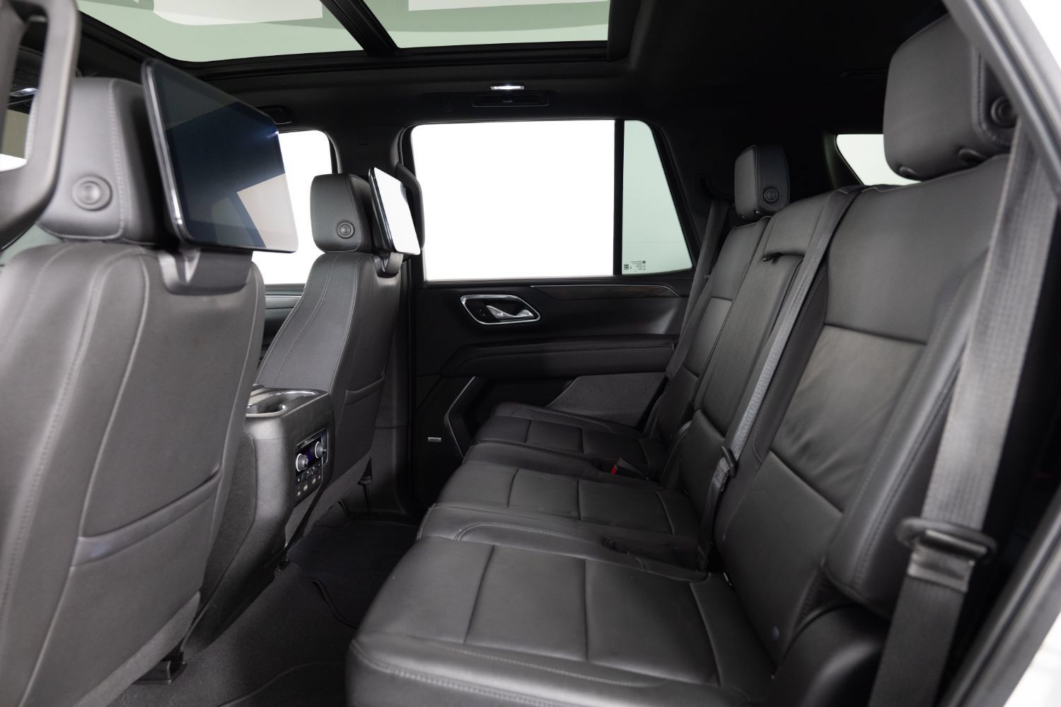 Used 2023 Chevrolet Tahoe Z71 w/ Luxury Package AWD/4WD image 19