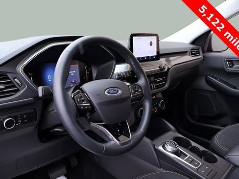 Used 2025 Ford Escape Active w/ Cold Weather Package AWD/4WD image 9