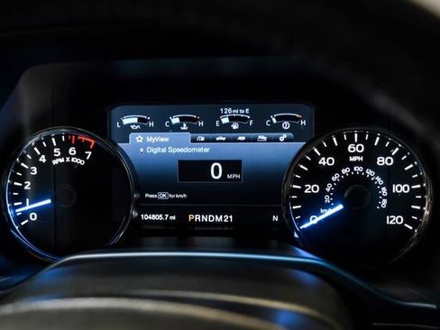 Used 2015 Ford F150 Platinum w/ Equipment Group 701A Luxury AWD/4WD image 18