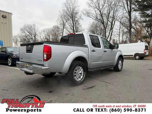 Used 2015 Nissan Frontier SV image 11