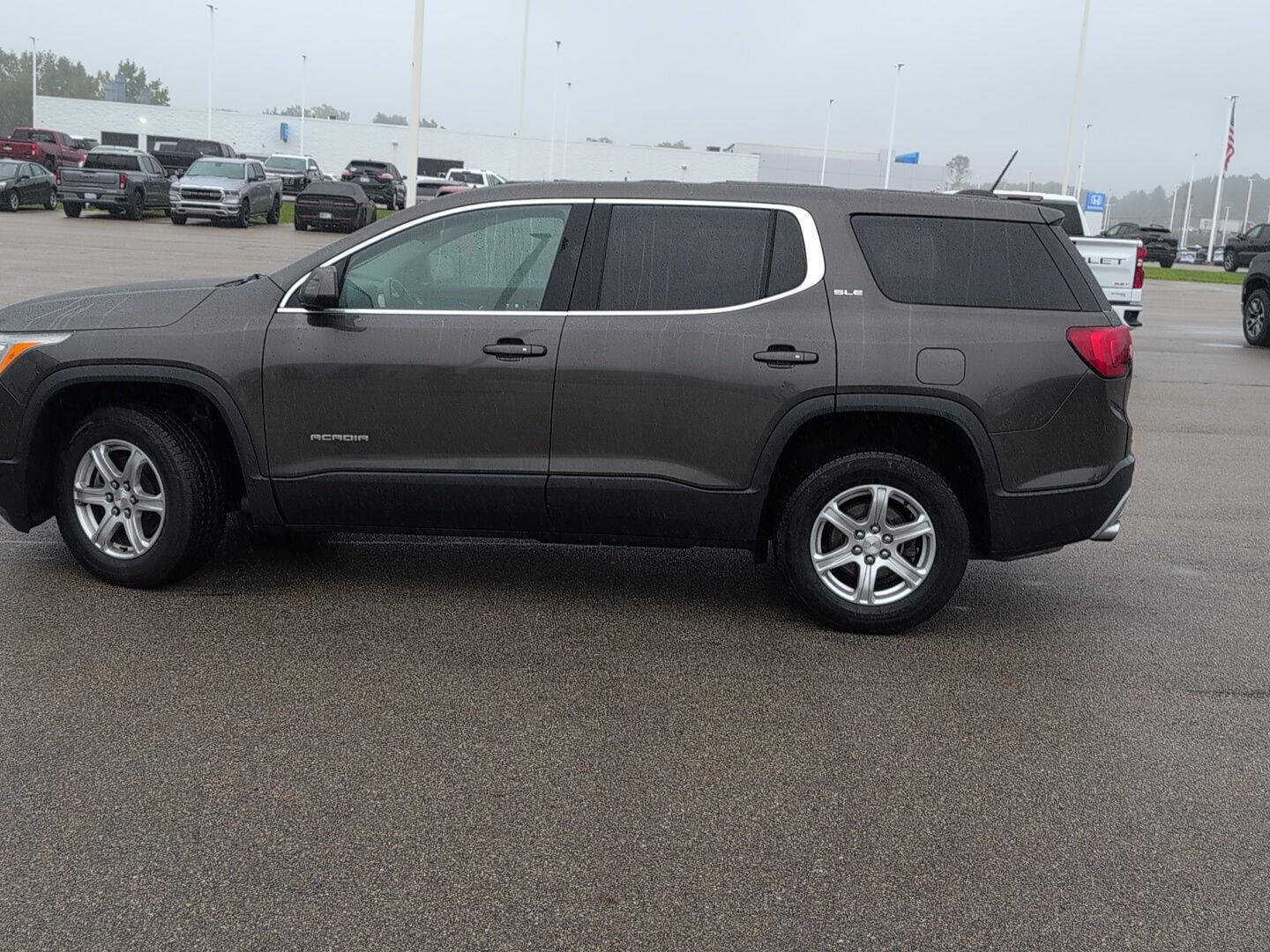 Used 2019 GMC Acadia SLE AWD/4WD image 2