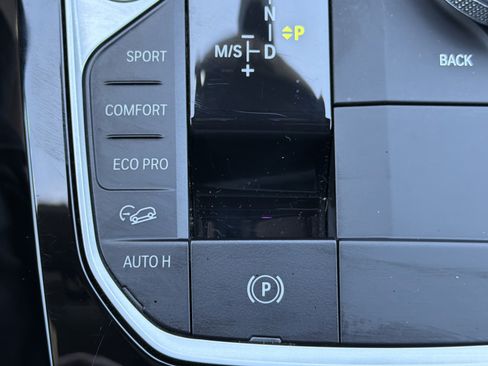 Certified 2025 BMW X4 xDrive30i w/ Premium Package AWD/4WD image 9
