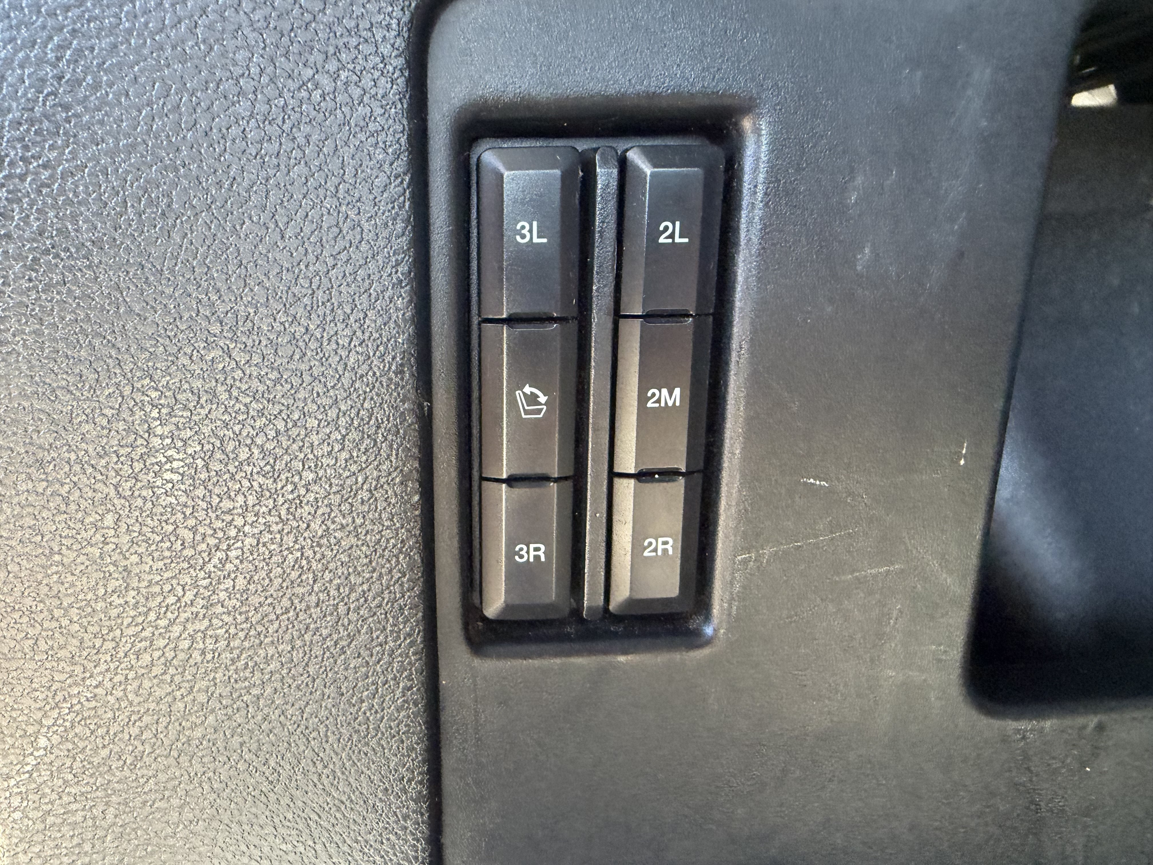 Used 2021 Ford Expedition Max Limited AWD/4WD image 9